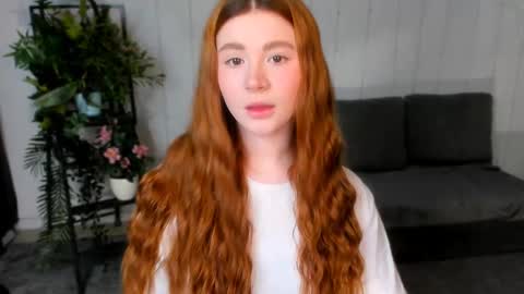 Snapshot of freckle_diyana chatting on 02-27-25, 10:31 Diyana online show from 02-27-25, 10:31