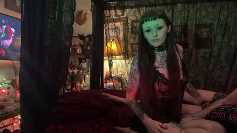 Snapshot of frecklefacefreak chatting on 12-14-25, 09:52 Bambi online show from 12-14-25, 09:52