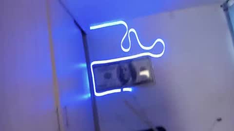 Snapshot of fredd_ss chatting on 05-16-26, 12:37 valeria online show from 05-16-26, 12:37