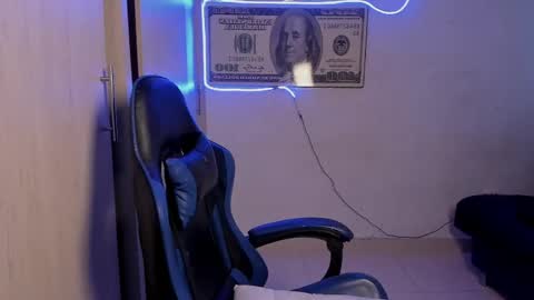 Snapshot of fredd_ss chatting on 05-26-26, 02:35 valeria online show from 05-26-26, 02:35