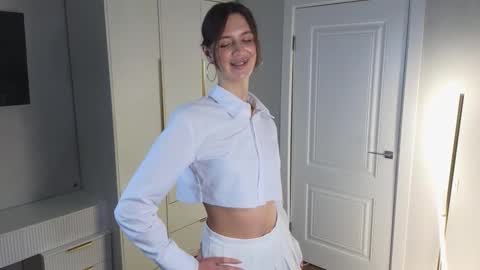 Snapshot of freddasmithj chatting on 12-18-25, 11:27 Jennifer online show from 12-18-25, 11:27