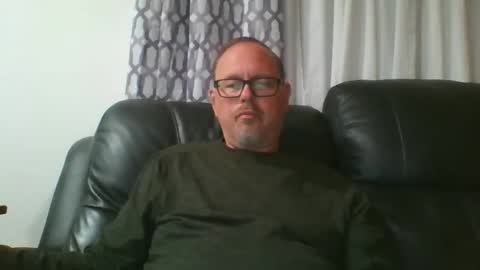 Snapshot of freddieknuck chatting on 04-08-26, 03:50 Just Fred online show from 04-08-26, 03:50
