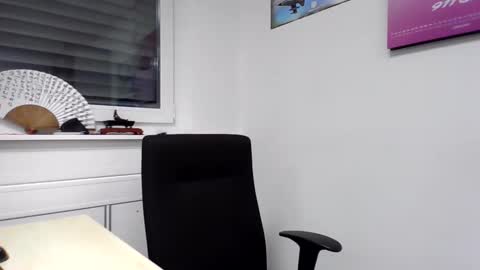 Snapshot of freddow chatting on 01-19-26, 03:49 freddow online show from 01-19-26, 03:49