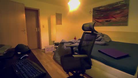 Snapshot of freddow chatting on 03-08-26, 09:51 freddow online show from 03-08-26, 09:51