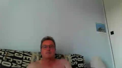 Snapshot of freddy9509 chatting on 06-25-26, 04:33 freddy9509 online show from 06-25-26, 04:33