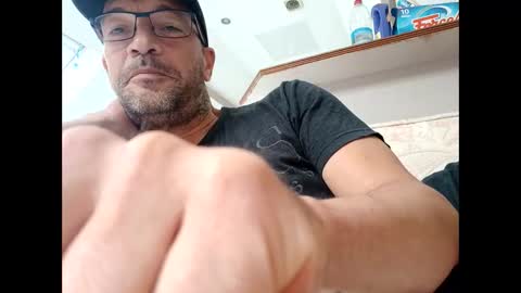 frederic94370 online show from 06-10-26, 10:47