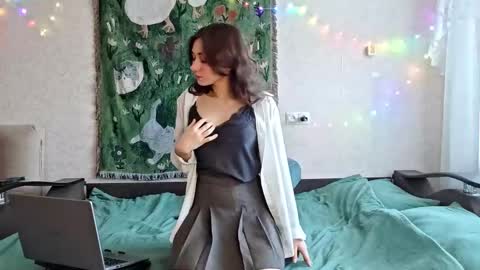 Mia online show from 03-09-26, 07:45