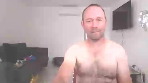 fredodu41 online show from 06-12-26, 12:37
