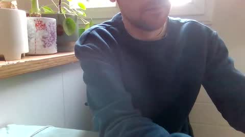 Snapshot of fredthetom12 chatting on 12-18-24, 11:02 Greedy Fred online show from 12-18-24, 11:02
