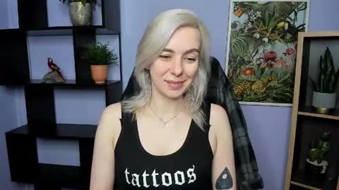 Snapshot of freeanne chatting on 05-26-26, 06:42 Anne online show from 05-26-26, 06:42