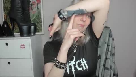 Snapshot of freeanne chatting on 06-09-26, 06:47 Anne online show from 06-09-26, 06:47