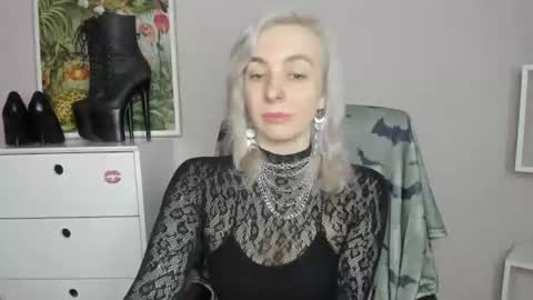 Snapshot of freeanne chatting on 06-15-26, 06:26 Anne online show from 06-15-26, 06:26
