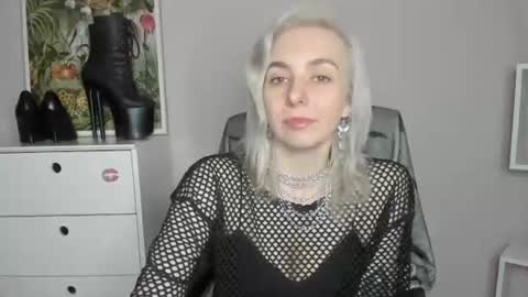 Snapshot of freeanne chatting on 06-16-26, 06:38 Anne online show from 06-16-26, 06:38