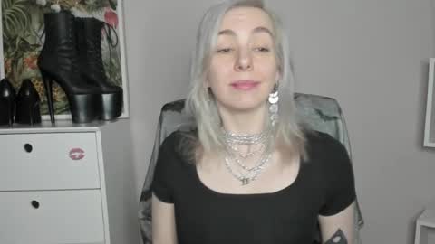 Snapshot of freeanne chatting on 06-23-26, 06:33 Anne online show from 06-23-26, 06:33