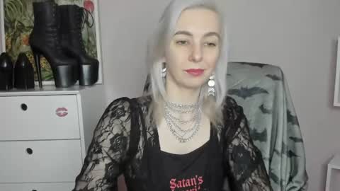 Snapshot of freeanne chatting on 06-24-26, 06:34 Anne online show from 06-24-26, 06:34