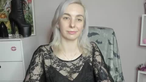 Snapshot of freeanne chatting on 06-29-26, 10:15 Anne online show from 06-29-26, 10:15