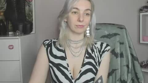 Snapshot of freeanne chatting on 07-08-26, 09:03 Anne online show from 07-08-26, 09:03