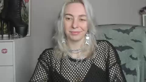 Snapshot of freeanne chatting on 07-10-26, 07:12 Anne online show from 07-10-26, 07:12