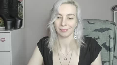Snapshot of freeanne chatting on 07-13-26, 06:38 Anne online show from 07-13-26, 06:38