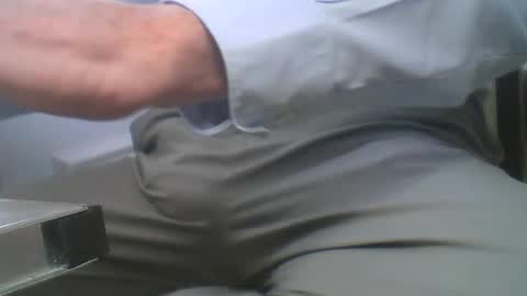 Snapshot of freeballerbrian chatting on 02-13-25, 06:27 Free BallerBrian online show from 02-13-25, 06:27