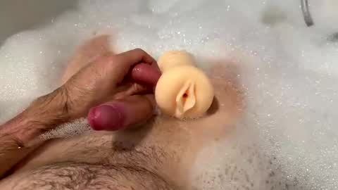 Snapshot of freeewillyyy chatting on 11-02-25, 04:42 the jerkking online show from 11-02-25, 04:42