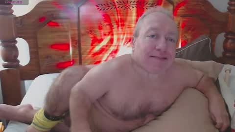 Snapshot of freemysoul4748 chatting on 01-15-25, 04:15 Cute Lil Man online show from 01-15-25, 04:15