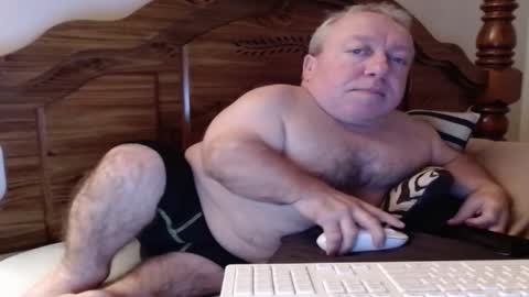 Snapshot of freemysoul4748 chatting on 10-19-25, 03:18 Cute Lil Man online show from 10-19-25, 03:18