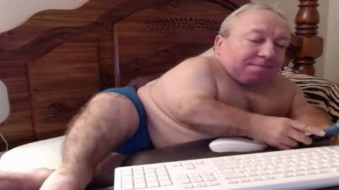 Snapshot of freemysoul4748 chatting on 10-21-25, 05:41 Cute Lil Man online show from 10-21-25, 05:41