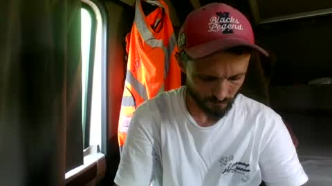 Snapshot of french_truck chatting on 07-20-26, 04:20 french_truck online show from 07-20-26, 04:20
