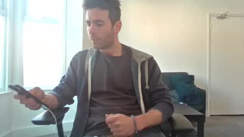 Snapshot of frenchbdmaninlondon chatting on 04-27-26, 11:08 Horny Paul online show from 04-27-26, 11:08