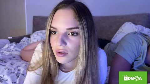 Snapshot of frenzyfoxs chatting on 09-10-25, 06:19 Jason and Sonya online show from 09-10-25, 06:19