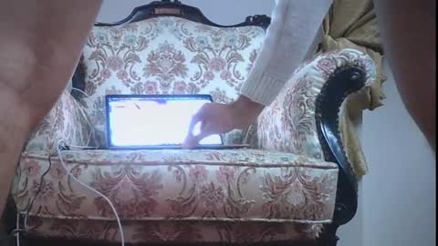 Snapshot of freshmanxxl chatting on 12-15-24, 12:51 freshman imonyou98 online show from 12-15-24, 12:51