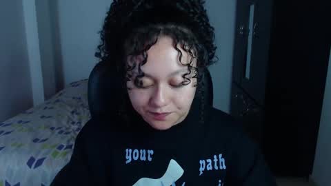 Louise  online show from 01-03-25, 04:33