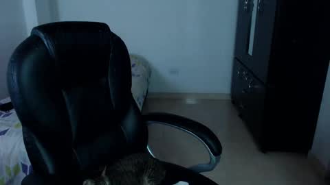 Louise  online show from 01-07-25, 02:10