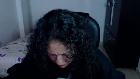 Louise  online show from 01-27-25, 04:09