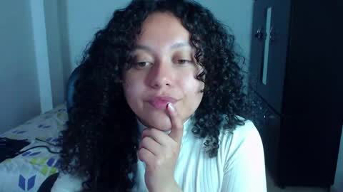 Louise  online show from 02-10-25, 04:19