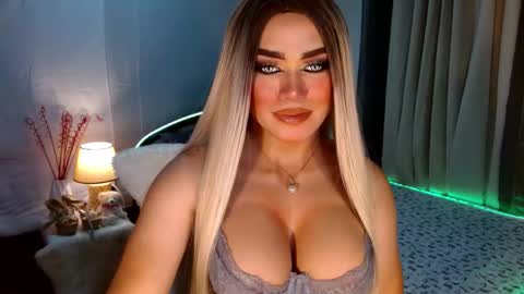 Miss Frea  online show from 10-10-25, 01:15