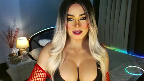 Snapshot of freya_lovestocum chatting on 12-17-25, 07:42 Miss Frea online show from 12-17-25, 07:42