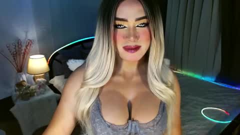 Snapshot of freya_lovestocum chatting on 12-19-25, 11:28 Miss Frea online show from 12-19-25, 11:28