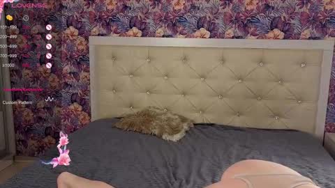 Freya online show from 03-02-25, 03:24