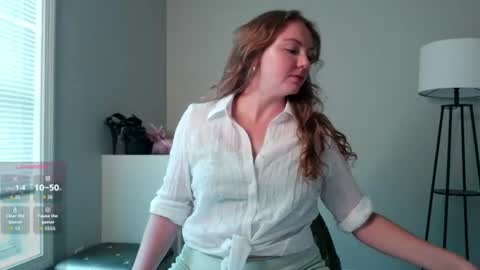 Snapshot of freyafux chatting on 06-11-26, 09:46 Miss Freya online show from 06-11-26, 09:46