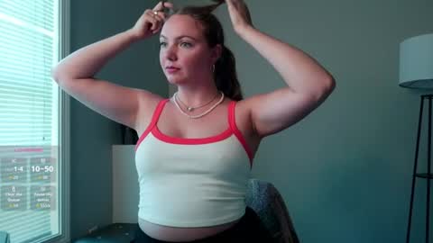 Snapshot of freyafux chatting on 06-12-26, 09:46 Miss Freya online show from 06-12-26, 09:46