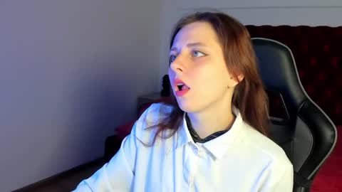 Snapshot of freyaveys chatting on 05-31-26, 05:15 FreyaVeys online show from 05-31-26, 05:15