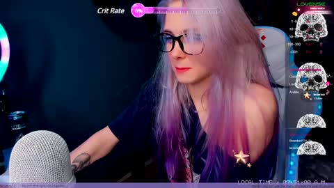 Snapshot of frida_fortune chatting on 12-24-24, 05:16 Frida A boost to fortune for the one who gives a thumbs up and a bonus lucky for those who support me by joining the fanclub online show from 12-24-24, 05:16