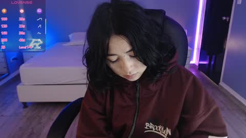 frida_lassi_ online show from 01-25-25, 11:34