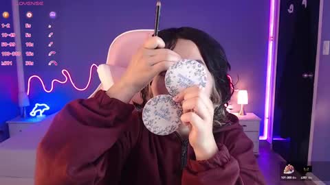 frida_lassi_ online show from 03-11-25, 12:28