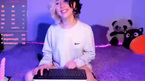 frida_lassi_ online show from 09-13-25, 12:10