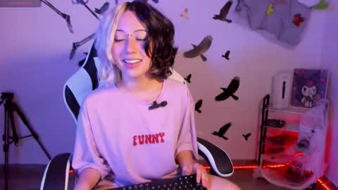 frida_lassi_ online show from 10-11-25, 01:16