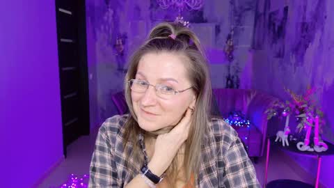 Snapshot of fridatander chatting on 01-02-25, 03:29 Frida Tander online show from 01-02-25, 03:29