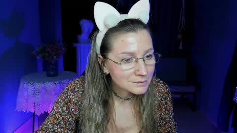 Snapshot of fridatander chatting on 01-17-25, 12:10 Frida Tander online show from 01-17-25, 12:10